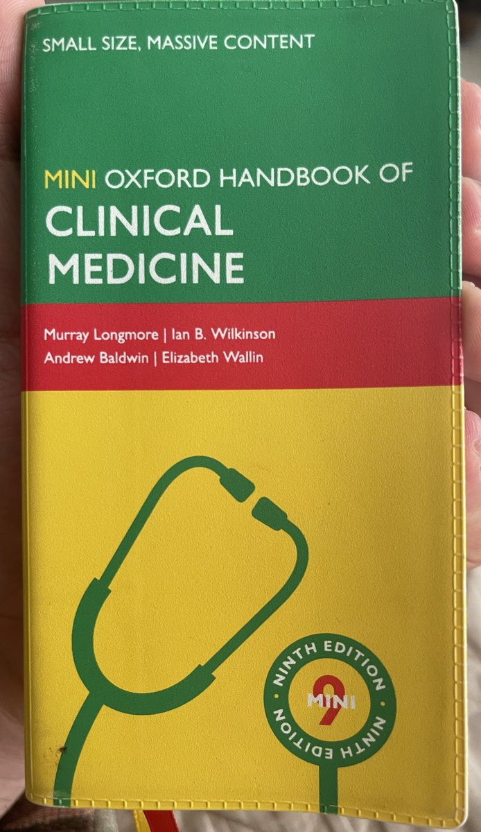 otorrhinorincus's tweet photo. Respecto al residente de orl, y demás mamadas… el acto quirúrgico debe ser algo bien preparado. Y debe ser honrado… 
Y para esto una historia…

Cuando era una larva de pregrado llevaba a todos lados mi mini Oxford Handbook of Clinical Medicine…

Un libro que conservo… https://t.co/KqFHZ98amp