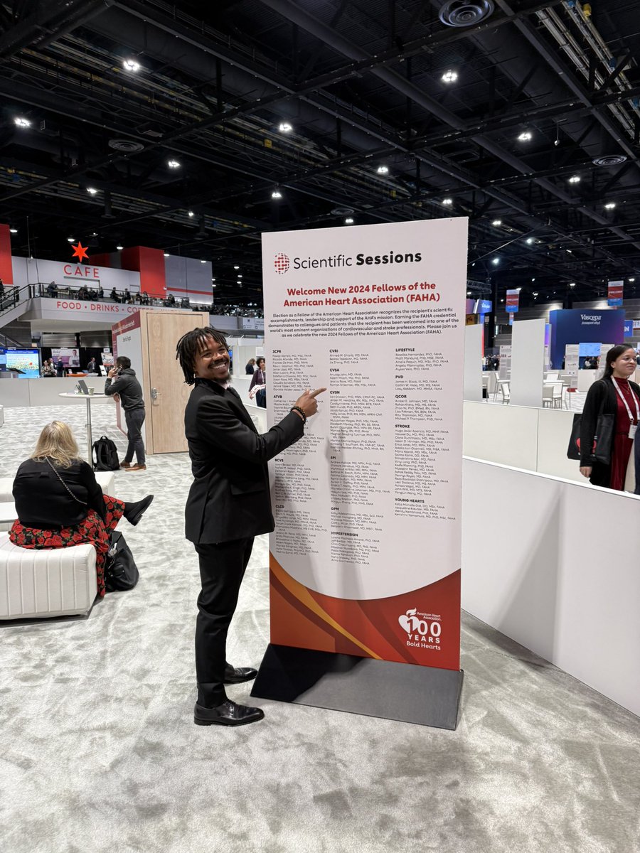 lisarongmd's tweet photo. Amazing meeting this guy and newly minted #FAHA 🎉 at #AHA2024 representing @scahq @IARS_Journals @JCVAonline co-moderating #incredible #AHA2024 #CVSA  posters from the US, Europe, South America, and Asia! Whew 😅 @WCMAnesthesia @MayoClinic https://t.co/j556Vdf9qZ