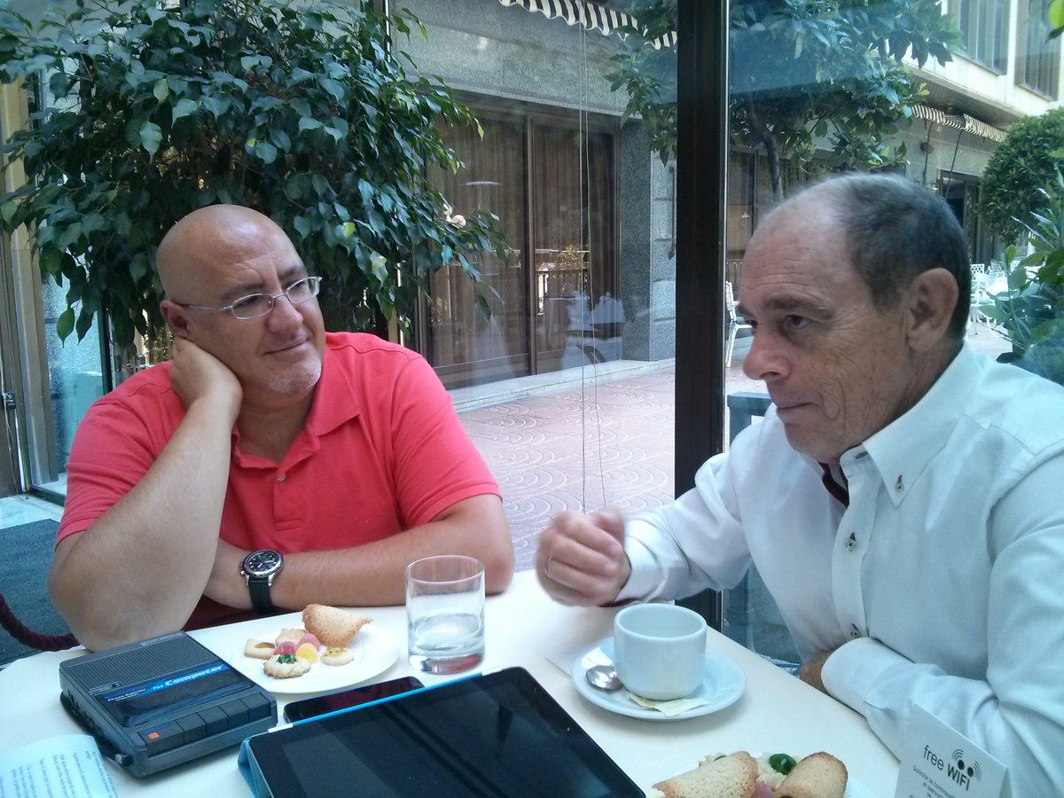 A Paco Pastor le entrevisté por primera vez en 2013 (hace 11 años) junto con Rafa Gómez y Adonías. Luego tengo que enterarme de que un autor de libros dice a terceros que él me puso en contacto con Paco, como si me hubiese abierto las puertas del "retro". Cuánto bocas.