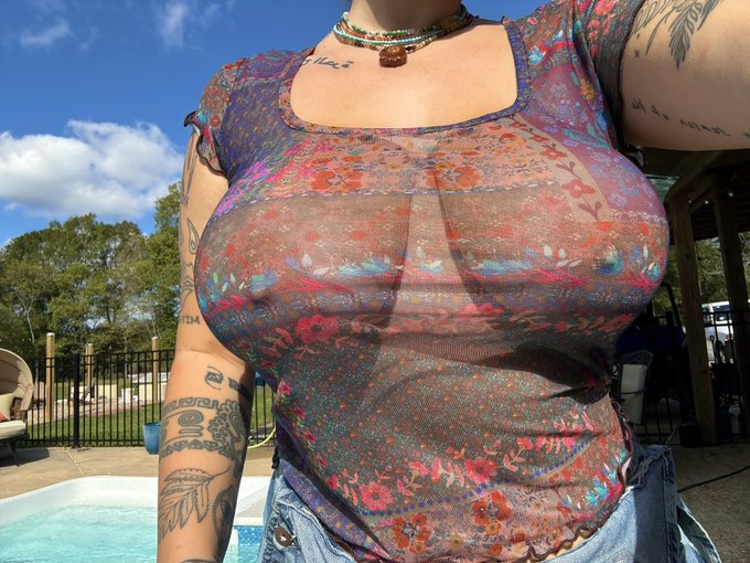 it&rsquo;s a beautiful day today 💕🦋  https://t.co/v07VxQkGgL https://t.co/WZcj3XZF6E