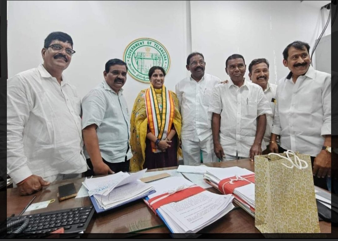 YTiramdas's tweet photo. ఉద్యమ గొంతుకలకు ఊతంగా నిలిచే 'తెలంగాణ సాంస్కృతిక సారథి'కి చైర్‌పర్సన్‌గా డాక్టర్ గుమ్మడి.వి.వెన్నెల (గద్దర్ గారి కూతురు) గారిని నియమిస్తూ ఉత్తర్వులు జారీ  చేసిన  మన  ప్రభుత్వానికి ధన్యవాదాలు.... Congratulations 🎉 maa.. https://t.co/yqxMoYEsdo