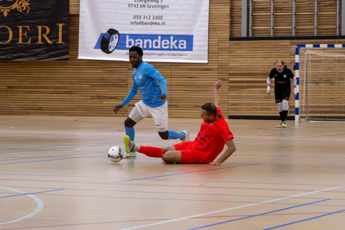 de foto's Van de wedstrijd <a href="/vvpkc83/">vv pkc'83</a> Team Care - <a href="/ZvgCagemax/">ZVG/Cagemax</a>  staan vanovond online 
zie link.
oypo.nl/1E2F3F22D87EF9…