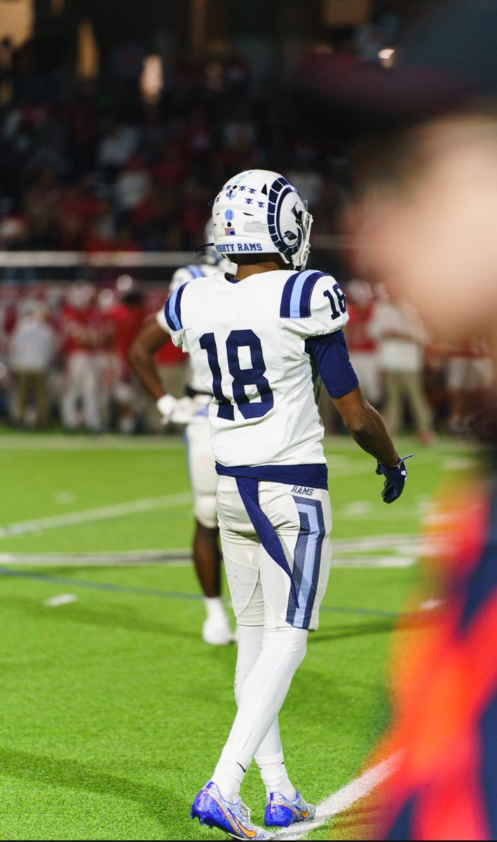wakemup3 (@wakemup_2) on Twitter photo Thanks <a href="/ElsikFootball/">Elsik Football</a> 💙 Thanks <a href="/ElsikFootball/">Elsik Football</a> 💙