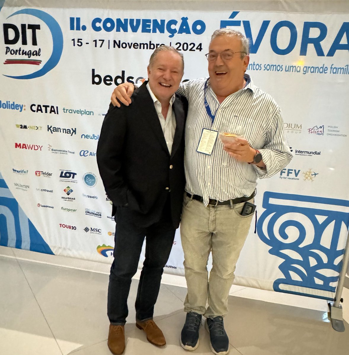 APAVT's tweet photo. A APAVT está este fim de semana em Évora, na II Convenção da DIT Portugal ! Encontro de empresários, parceiros e colegas, muitos deles , amigos ! Obrigado pelo convite, parabens pela organização!
#APAVT #DITPortugal #Turismo #AgênciasDeTurismo https://t.co/oGmFwXVQtG