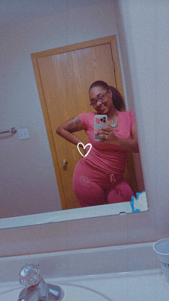 Prinnprettyass_'s tweet photo. https://t.co/RYv5hf5OIu