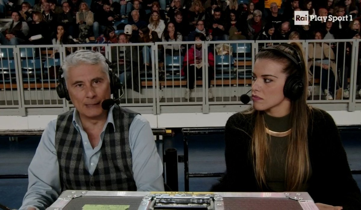 darkokerim's tweet photo. Il #saturdaynight delle #volleyballgirls è con @marcofantasiatw e @PisaniGiulia nella sfida @bergamo1991 💙 vs @76Chieri 🖤 #BerChi 1-3 17-25;25-20;20-25;18-25 🏐 #Chieri corsara a #Bergamo https://t.co/JbPfn0hYN9