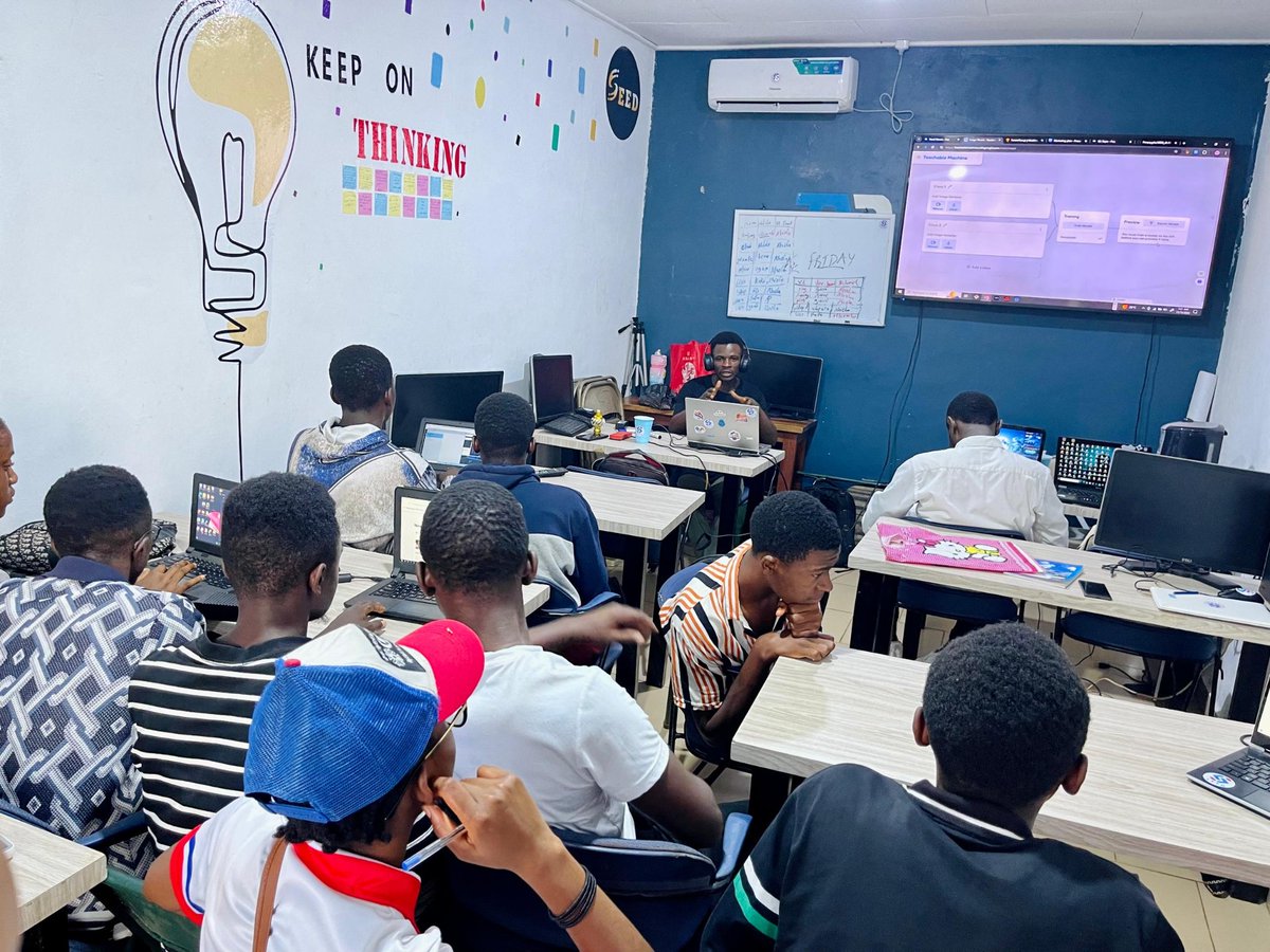 Ai Friday Program by SEED Tech Cameroon🇨🇲,  getting the young ones know more about Ai. Africa lets not allow what happened in industrial revolution to happen again, lets embrace Ai

#ai #cameroon🇨🇲 #python #machineLearning #teachableMachines