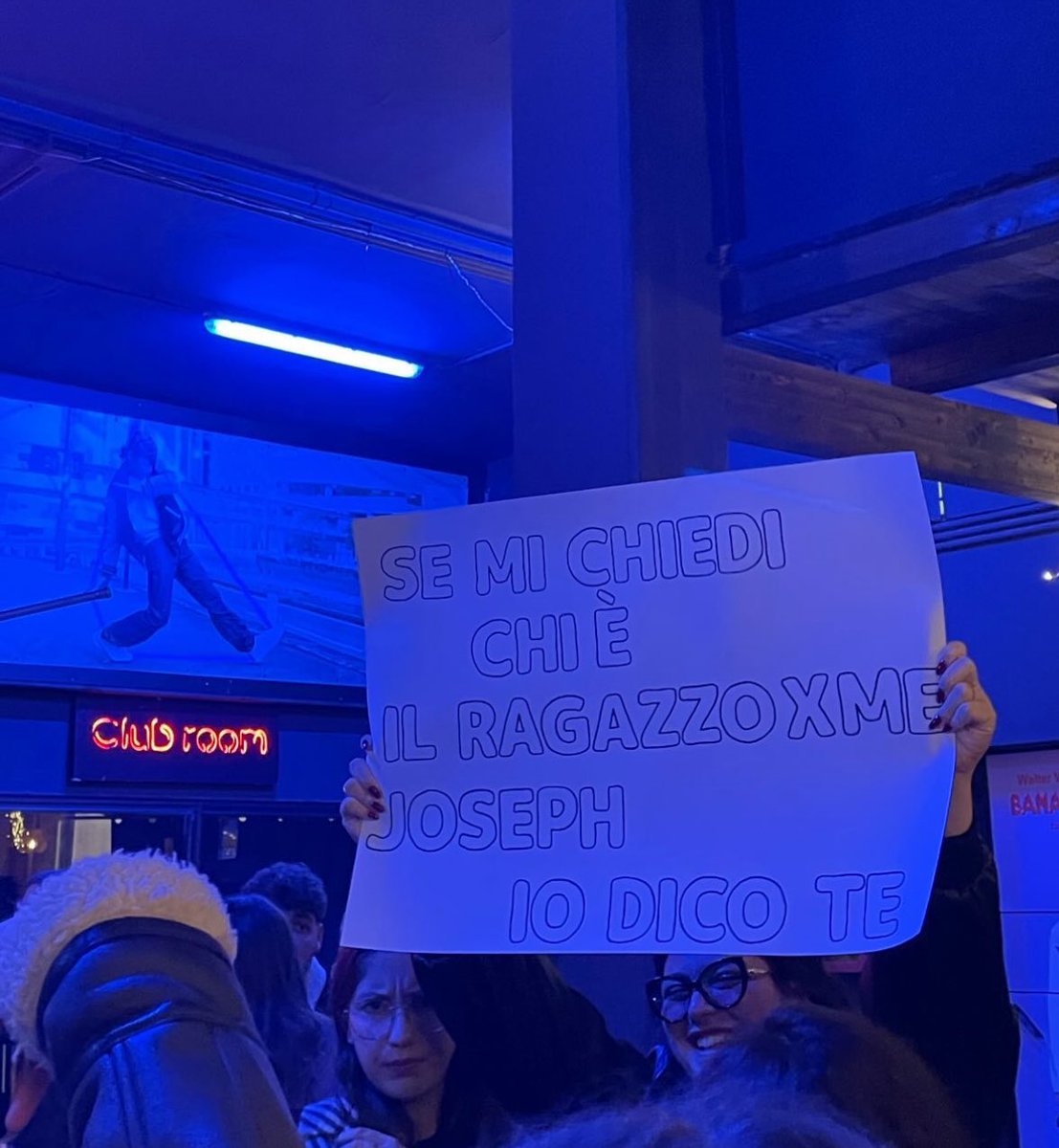 fuckyoupeppe's tweet photo. STO URLANDO!!! https://t.co/GuTB4iKvte