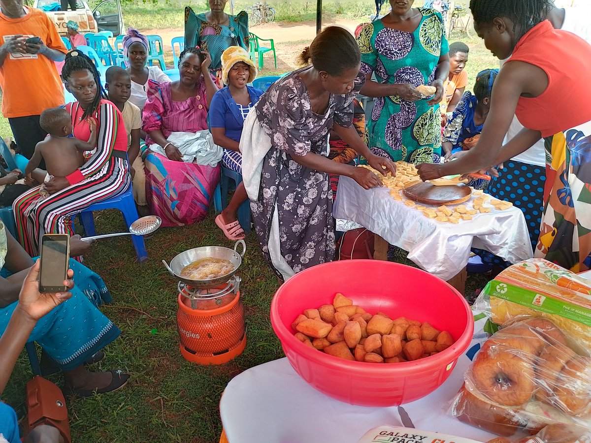 This value addition training was aimed at making snacks using orange sweet potatoes as one of the ingredients. It showed the mothers different ways of using the sweet potatoes and also the potential of having an income generating activity based on making these products.
