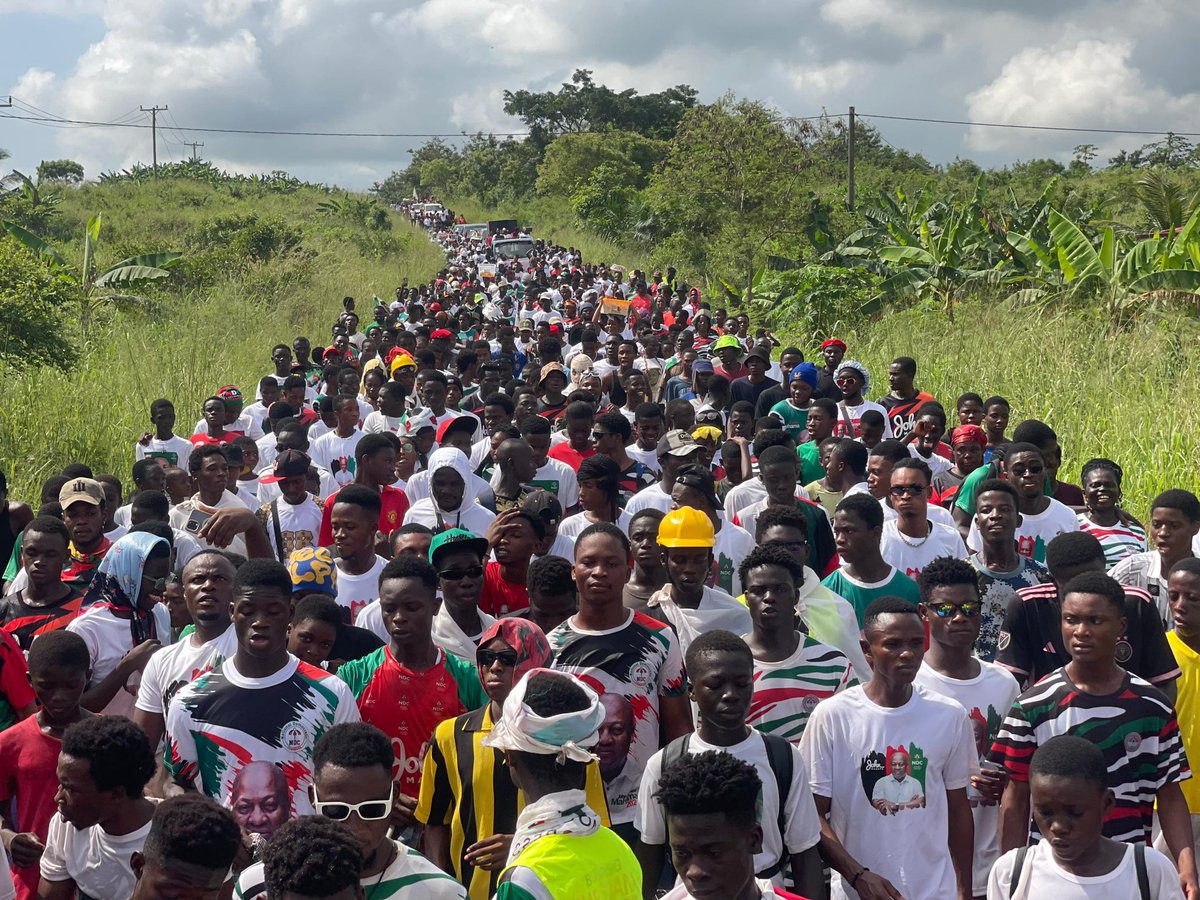 HonPaitoo's tweet photo. Massive walk today #potsin #victory #NDC #Tv3 #citi https://t.co/y6uVmnsjX3