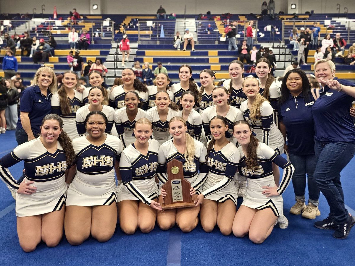 etowncheer's tweet photo. 🏆 KHSAA Region 3 Game Day Large Champions!! #GoBigE #regionchamps #statebound @EtownKySchools @EtownHighSchool @EHSAthletics20 https://t.co/trtBAT4ja8