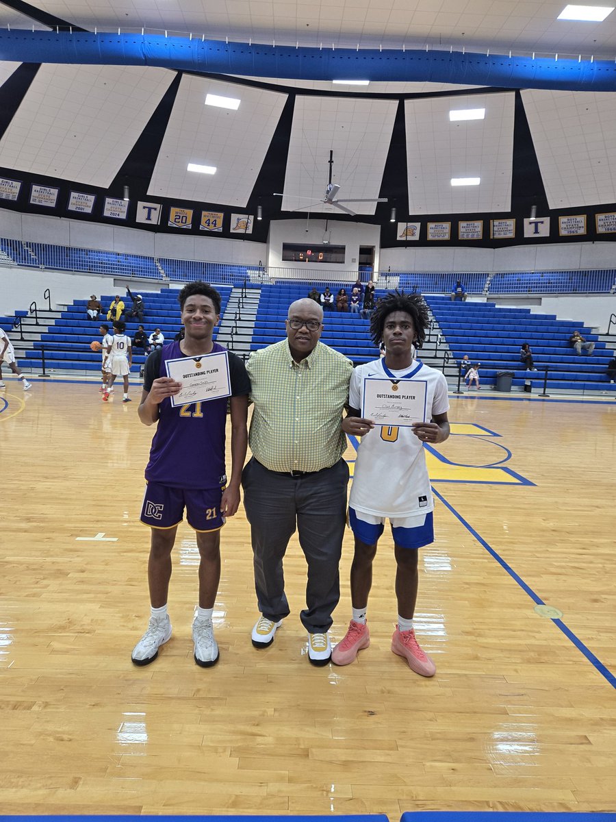 Game 7 of the Pat Head JV Classic
Desoto Central 9th 29 Tupelo 9th 25
Outstanding Players: Clintavious Bursey and Cameron Smith
<a href="/TupBKB/">Tupelo Boys Basketball</a>