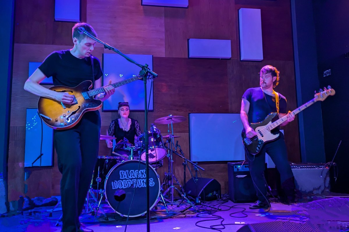 🖤 Mesmerising set from <a href="/BlackDoldrums/">Black Doldrums</a> tonight at <a href="/SaltboxBar/">Saltbox Bar</a>, Nottingham - loved it 🖤