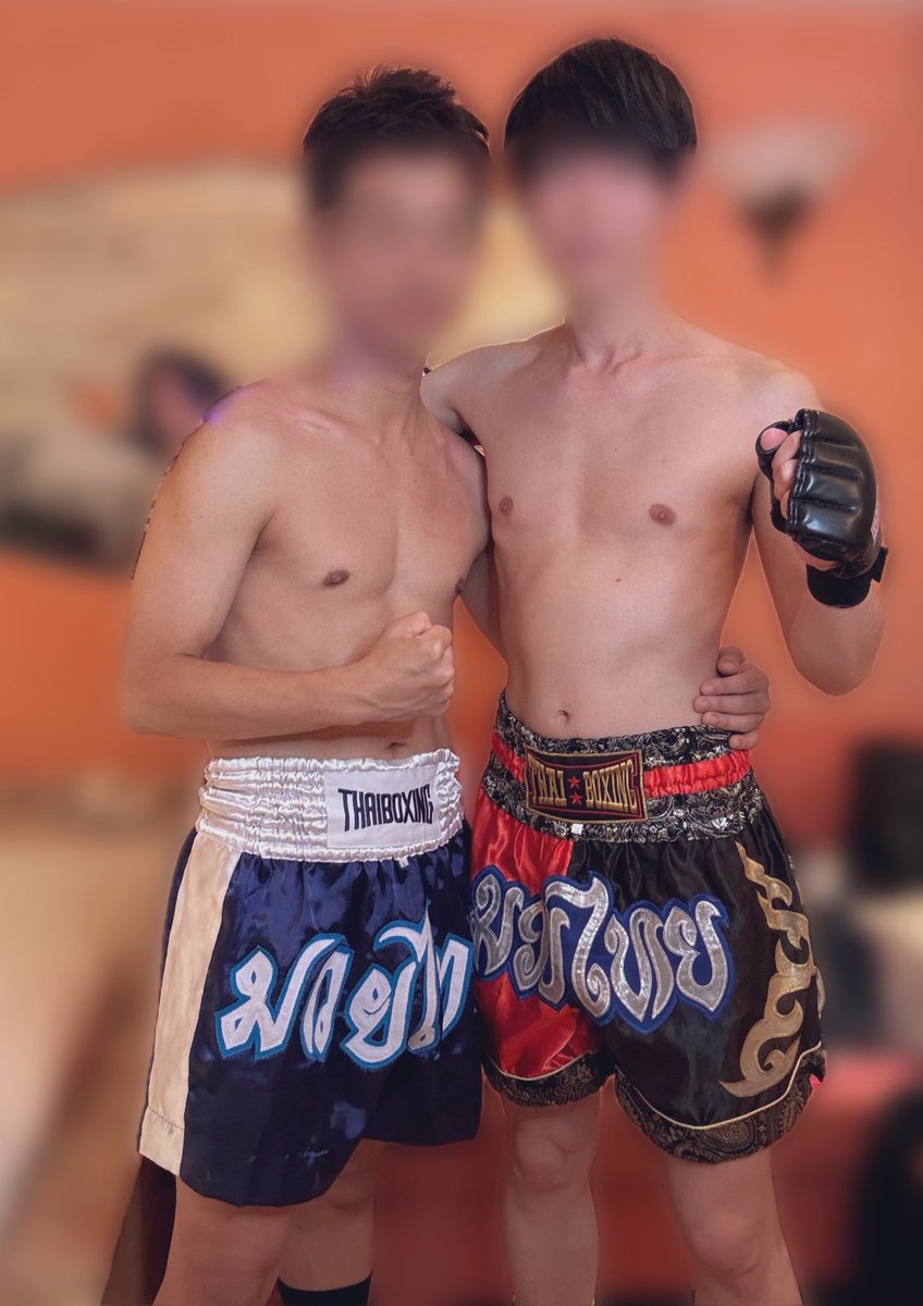 UniformKaito's tweet photo. pen君(@pen48376563 )にキックパンツをお借りしてコラボしてきました〜🥊✨
このデザインもカッコいいなぁ😆 https://t.co/aJtnL6sBWV
