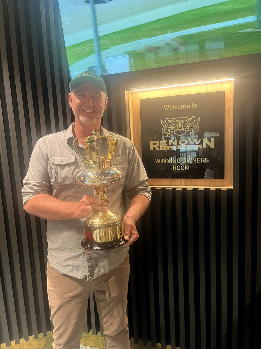 The trip didn’t start well when the lady sitting next to me on the plane had a🤮 but all’s well that ends well! #SturtRacingGroup <a href="/CAMERBJ/">Bruce Cameron</a>