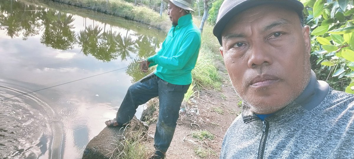 Rokit_66's tweet photo. Senin (04/11/2024) ROKIT SP Luhkan Kab Sinjai mendampingi panen parsial udang vaname di Desa Panaikang Kec Sinjai Timur An Irwan produksi 75 kg zise 80 ekor/ kg harga Rp 57.000/kg
#GiatLuhkanSatminkalMaros 
#Luhlapor 
#Panen https://t.co/N1K5o02yWg