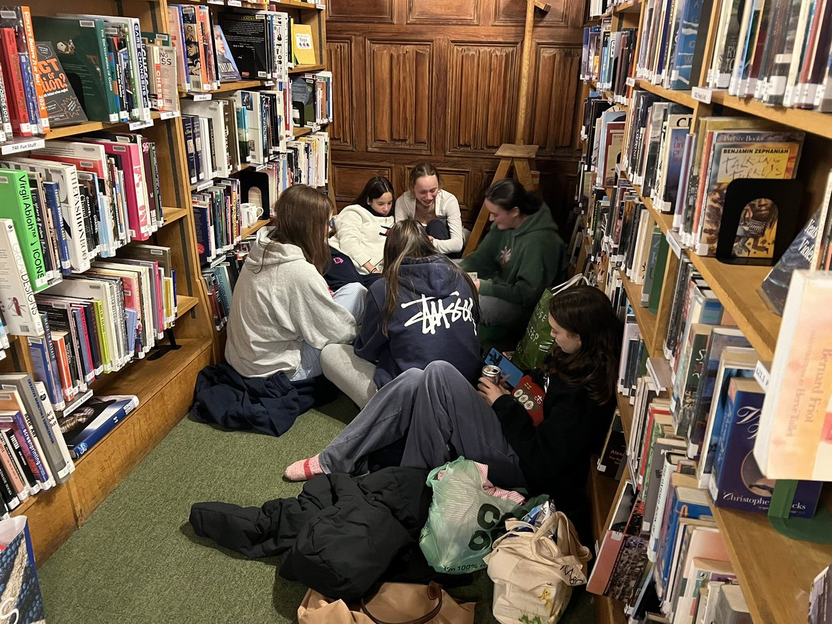 FettesCAS's tweet image. Our Stay Up All Night fundraiser for Rock Trust is under way! 2 hours in and students are busy playing card games, doing some work, reading, chatting and listening to music! Everyone in great form so far! @Fettes_College @RockTrust_tweet