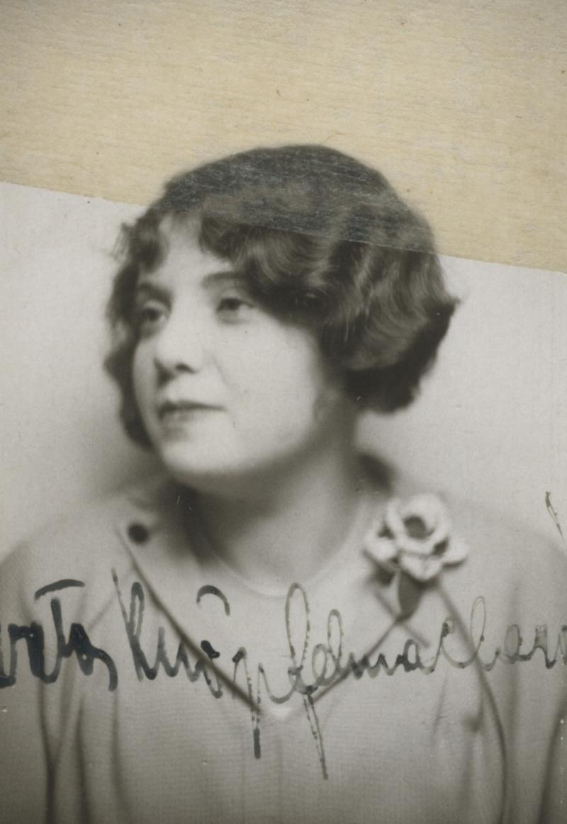 17 November 1906 | A Czech Jewish woman, Greta Knöpfelmacherová, was born in Prague. 

She was deported to #Auschwitz from #Theresienstadt ghetto on 18 December 1943. She did not survive.