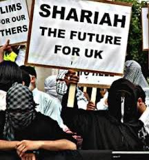 TRAVEL ADVISORY: DO NOT VISIT THE UK. NOT ONE TOURIST DOLLAR SHOULD BE SPENT IN UNITED KINGDOM. THEY ARE BOTH WOKE &amp; SLAVES TO SHARIAH LAW.