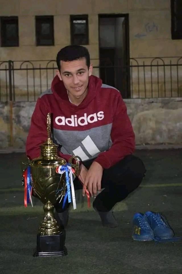 AmirSaaad7's tweet photo. وحشتني اوي يا حمو، مش ناسيك والله و دايماً على بالى، ربنا يرحمك يا حبيبي و يرزقك الجنة
متنسوش تدعوا لمحمد❤️❤️ https://t.co/D4kfeZPZD2