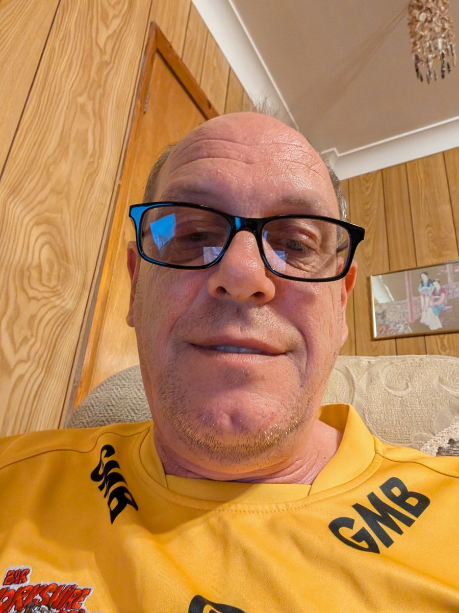 bigbloke1972's tweet photo. @sheisbond Yeh I crush on you but what chance have I got at 52yrs old https://t.co/MCoH2AkWhz