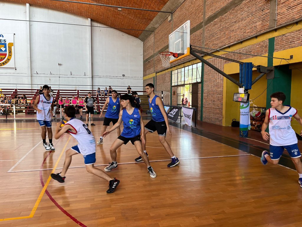 🏀Gracias a todos los que participaron en la regional centro sur del 4° torneo nacional de basket 3x3
Los clasificados a la final nacional en el mes de Febrero:

Masculino:  
🥇Unión Atlética de Florida
🥈Los Rubanos de Florida.

Femenino:
🥇Las Aguateras de Montevideo 
🥈White