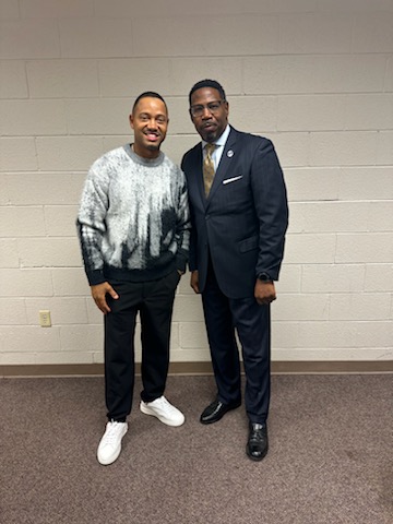 MorrisPrez11's tweet photo. Today, @Morris college in partnership with @Aladdin Campus Dining hosted our first "Iron Chef Cook-Off" featuring my students, faculty,  and staff. The competition was hosted by the one and only @TerrenceJ, formerly of BET 's 106 and park.

Thank you to all of the planners. https://t.co/KJOwT9ConV
