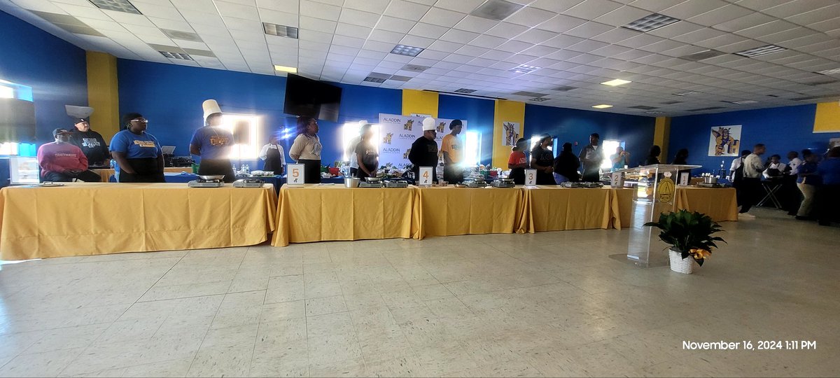MorrisPrez11's tweet photo. Today, @Morris college in partnership with @Aladdin Campus Dining hosted our first "Iron Chef Cook-Off" featuring my students, faculty,  and staff. The competition was hosted by the one and only @TerrenceJ, formerly of BET 's 106 and park.

Thank you to all of the planners. https://t.co/KJOwT9ConV