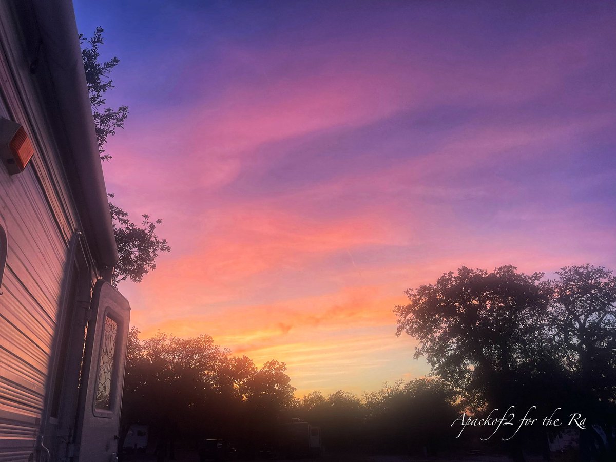 Apackof2Redux's tweet image. West Texas Sunset. Little campground, not a destination but it’s been a quiet lay over#apackof2 #fulltimervers #westwardbound #westtexas #texas #soloadventure #Travelstops#Fulltimetravel #sunsetphotography #SunsetLovers
