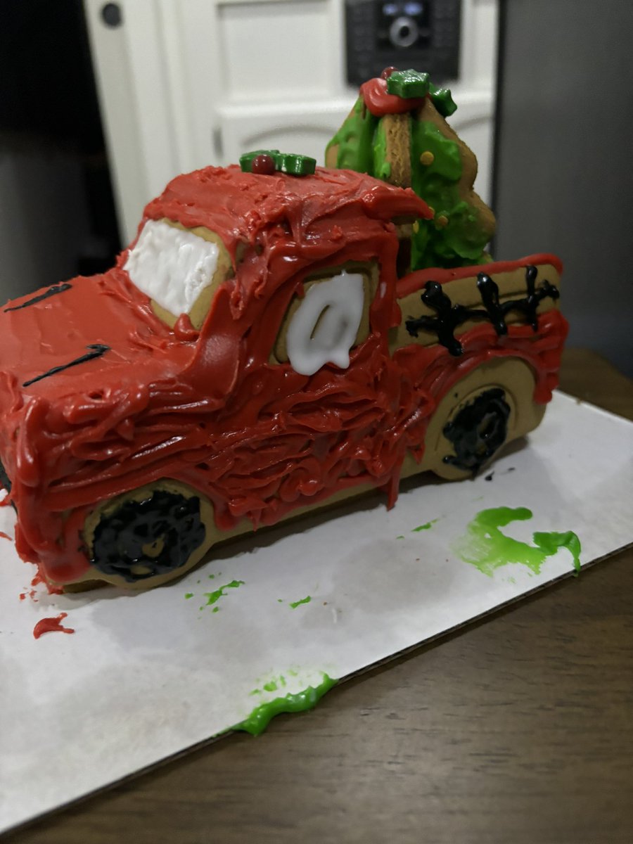 80sapAnn's tweet photo. @FoodNetwork @thepioneerwoman  total cookie build fail lol looks like my truck was involved in an accident 🤦‍♀️ https://t.co/dR1uCqoObR