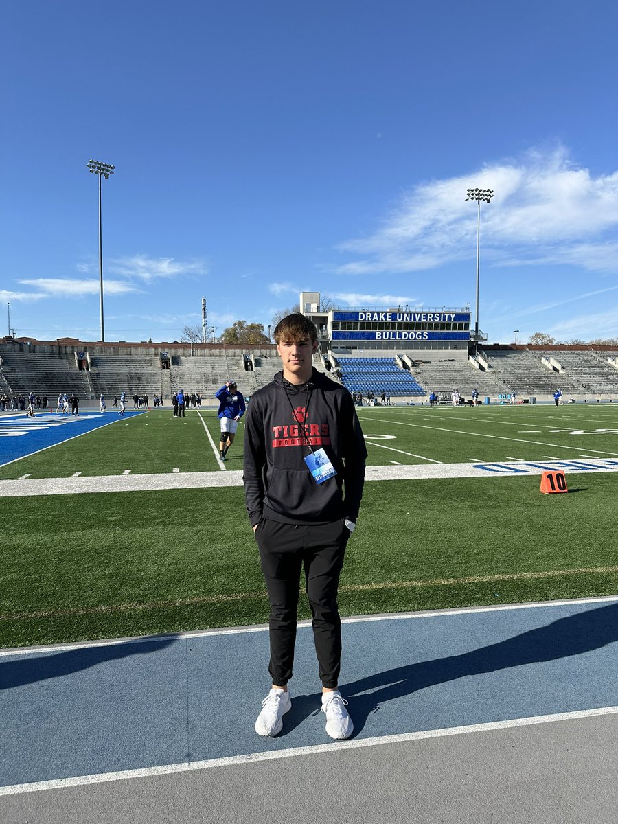 Josh Grete (@joshgrete) on Twitter photo Had an amazing time <a href="/DrakeBulldogsFB/">Drake Football</a> today. Thank you for having me!! <a href="/coachcjnuss/">Christian Nussbaum</a> <a href="/AdamGajo/">Adam Gajo</a> Had an amazing time <a href="/DrakeBulldogsFB/">Drake Football</a> today. Thank you for having me!! <a href="/coachcjnuss/">Christian Nussbaum</a> <a href="/AdamGajo/">Adam Gajo</a>