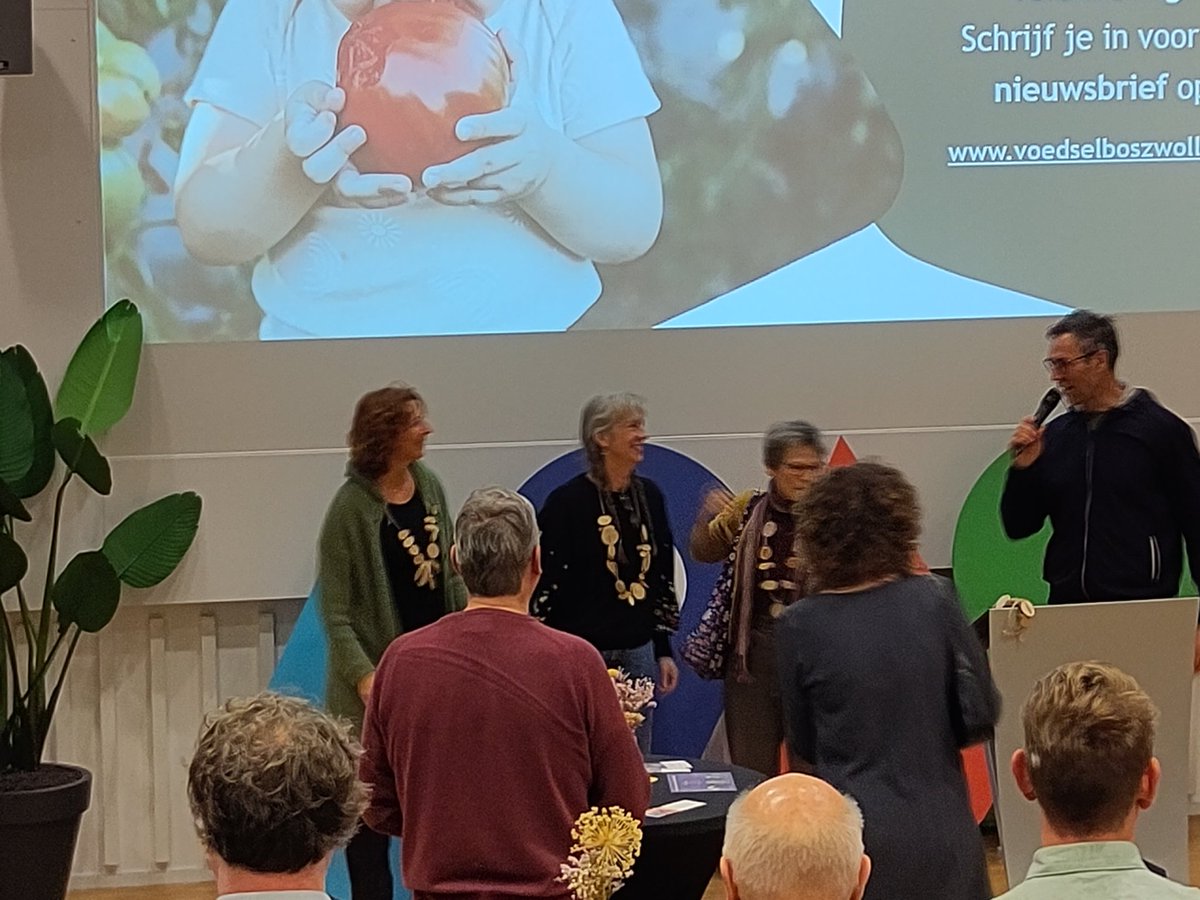 Mooi! Tijdens de Zwolse klimaatdag presentatie van het van Voedselbos Zwolle én een nieuwe klimaatburgemeester. Beide met veelbelovende plannen en ideeen.