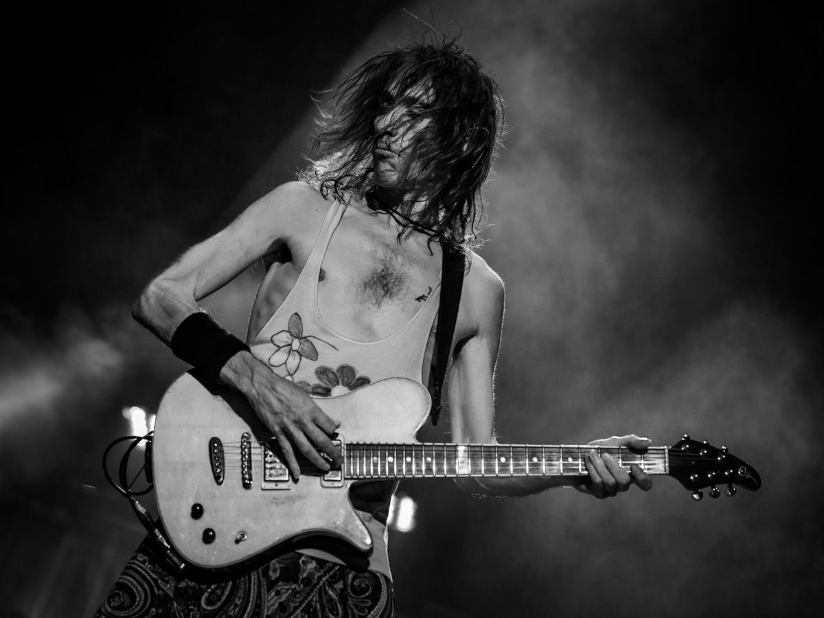 ⚫️⚪️
.
.
.
<a href="/Robe_Extremo/">Robe.es</a> <a href="/Robe_Iniesta/">Roberto Iniesta</a> #fuerzarobe