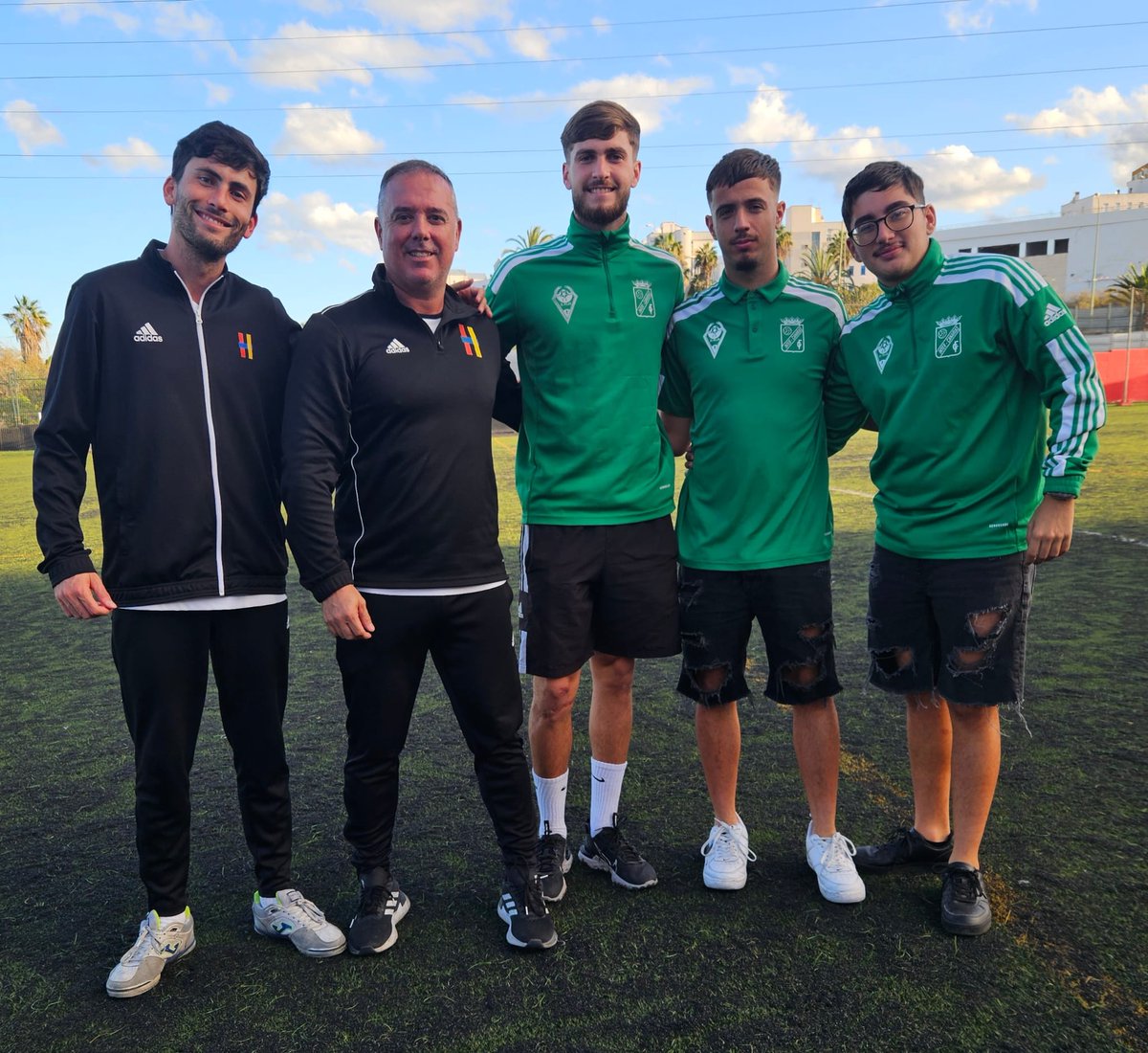 📸 | El directivo <a href="/ReinaldoMontes8/">Reinaldo Montesdeoca</a> presente en el partido de categoría Cadete Insular entre <a href="/Interdelpilarcf/">Inter del pilar cf</a> y <a href="/CD_Heidelberg/">CD Heidelberg</a> 

#FútbolCanario | #FútbolBase