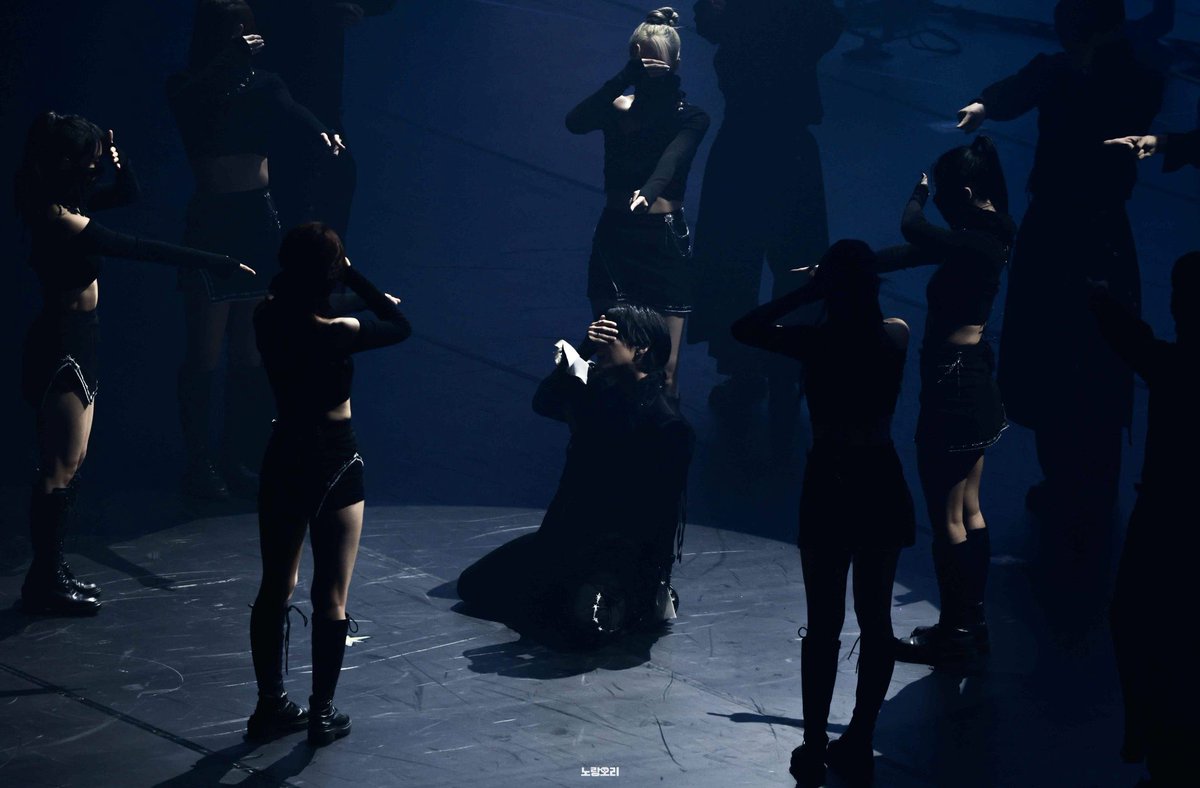 isSHINeeback's tweet image. the genre: Taemin being art on stage 💫