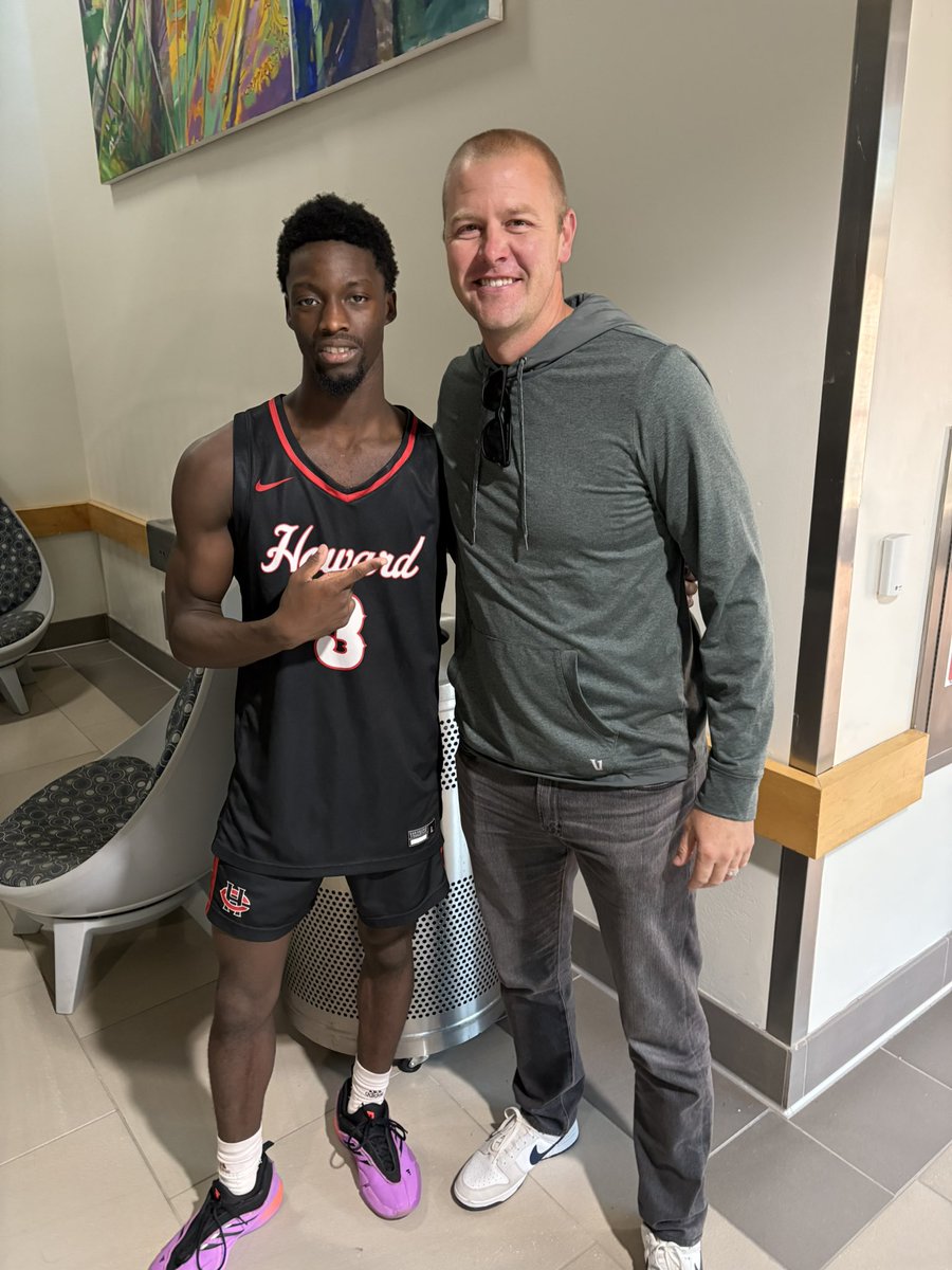 Brian Ross tweet media