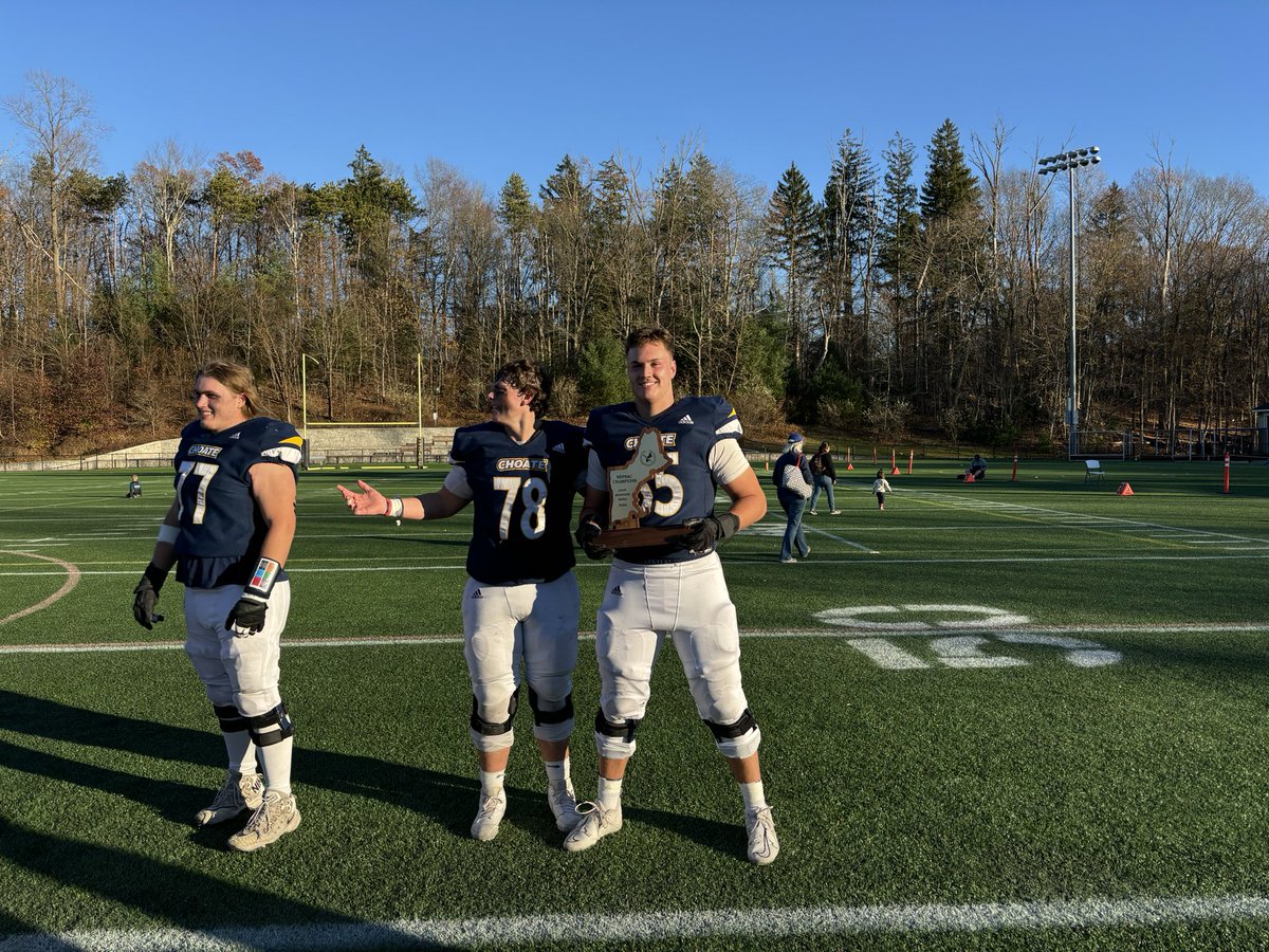 #NotreDame OL commit <a href="/Will_Black60/">Will Black</a> with his Choate OL mates