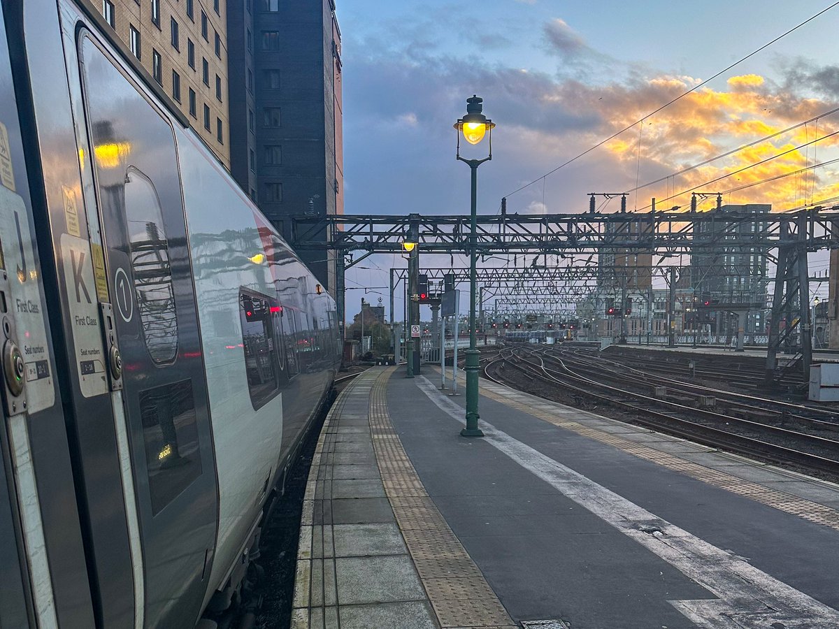 Evening all 👋🏻

Ended up out on the West Coast with another run up to Glasgow today! 

Euston - Glasgow - Birmingham and once again all trains home from here are cancelled 🤦🏻‍♂️🤣