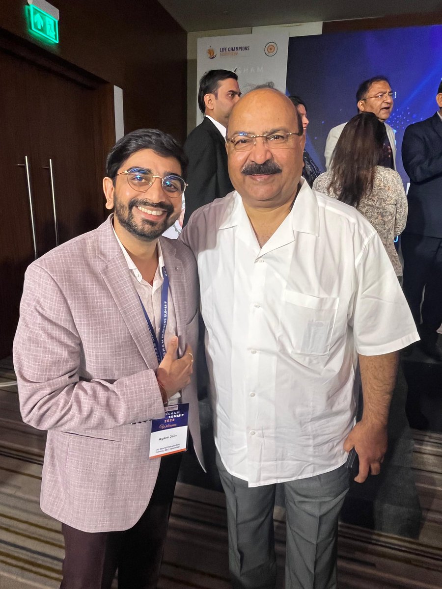 agam_jain's tweet photo. श्री सुनील कुमार ’पिन्टू’ (पूर्व सांसद, सीतामढ़ी) जी से पुनः 4-साल बाद हुई मुलाक़ात, आशीर्वाद और स्नेह प्राप्त हुआ। आज भी वैसी ही मन मुग्ध मुस्कान और सादगी।

बाये चित्र 2020 सीतामढ़ी- दाये चित्र 2024 मुंबई 

Thanks to @ajayshesh @sunilkrpintu https://t.co/7AlNhE51YH