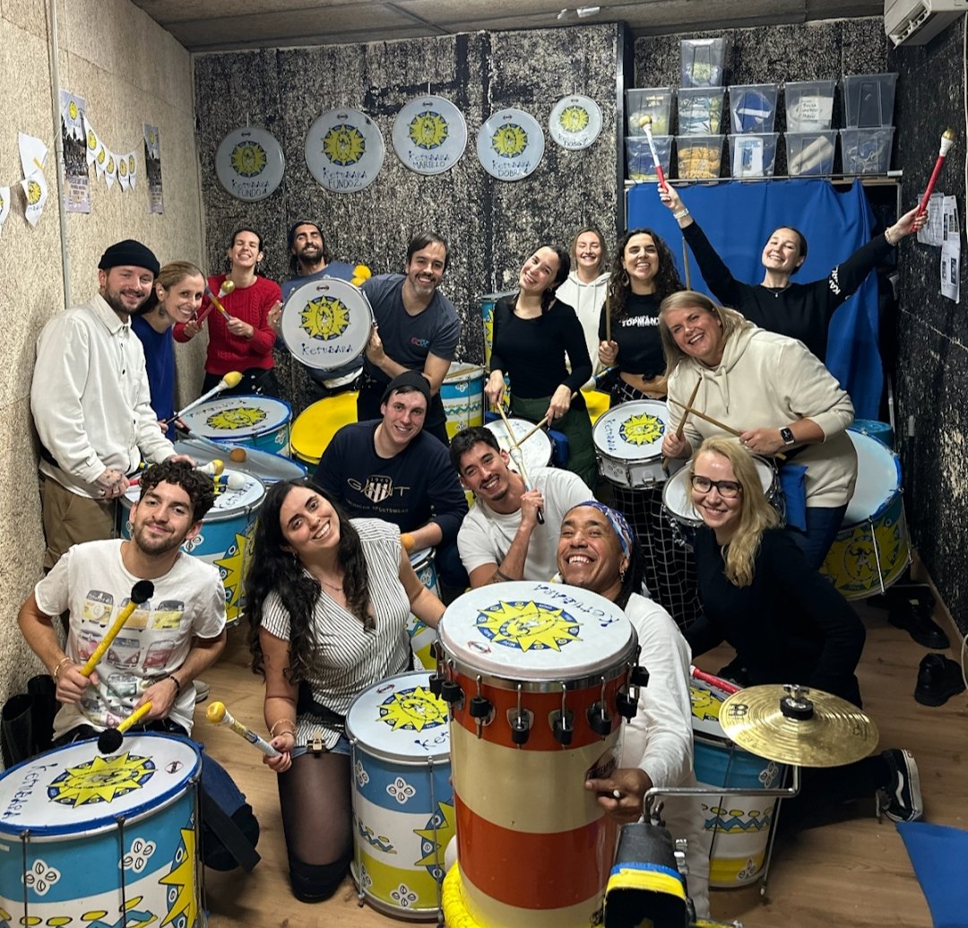 Team Building de Batucada para @travelperk con Alex Rosa, director de Ketubara.#batucada #teambuilding #samba #percusion