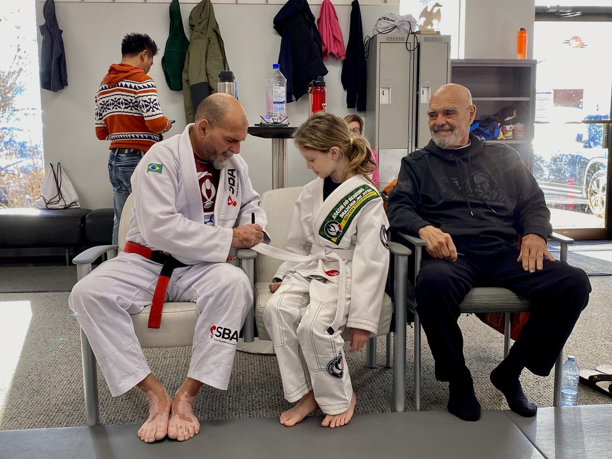 chadcolgan's tweet photo. Eva had the great honour today of meeting and training with Brazilian Jiu Jitsu Master @sylviobehring and his father Grand Master Flavio Behring at @CalgaryArashiDo Thank you both for your time and for visiting us! https://t.co/2qZbGUysB5
