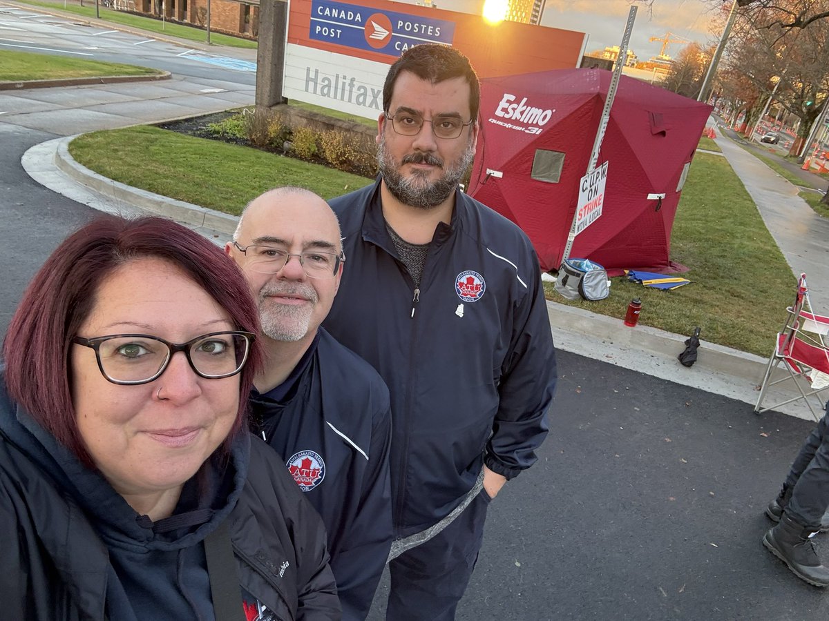 Spending some time on a <a href="/cupw/">CUPW</a> picket line. <a href="/ATU_508/">ATU Local 508</a> <a href="/ATUComm/">ATU, Transit Union</a> <a href="/atu_canada/">ATU Canada</a>