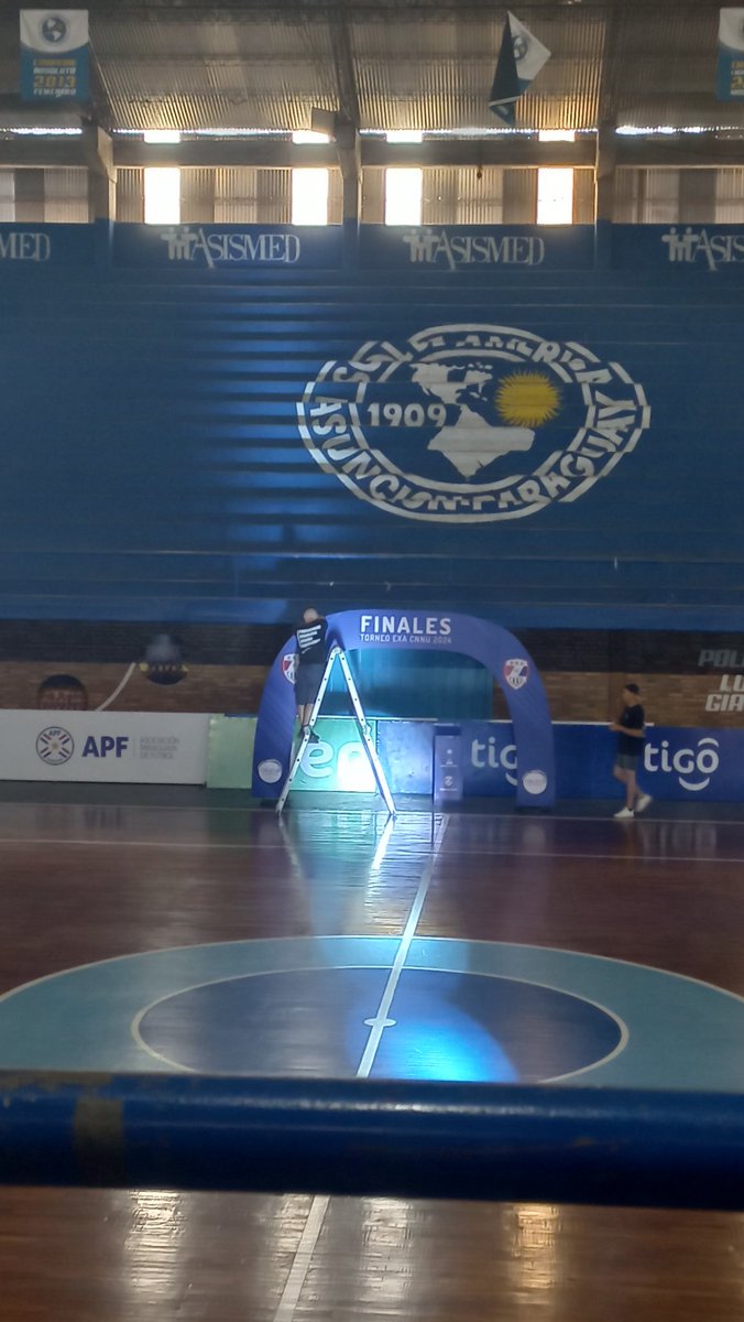 Ya estamos en el Polideportivo del Club Sol de América para las finales del EXA CNNU