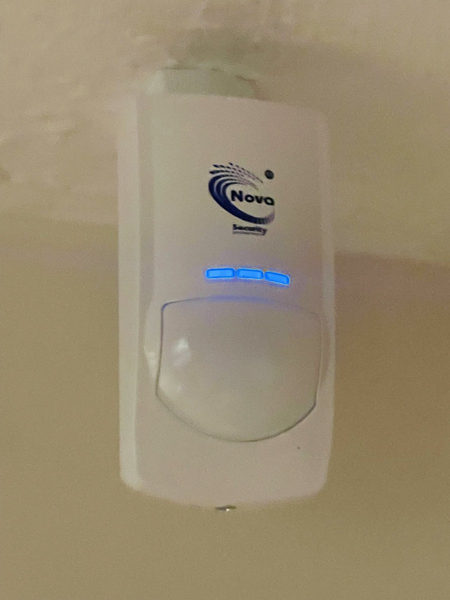 novasecurityltd's tweet image. Quad Element Passive Infrared Detector fixed with an adjustable ceiling mount bracket.

The cable is also concealed through the Bracket.

The Detector is also designed &amp;amp; manufactured in the UK 🇬🇧 supporting British 🇬🇧 businesses &amp;amp; the UK 🇬🇧 economy. 

🥇 1St. for #Quality