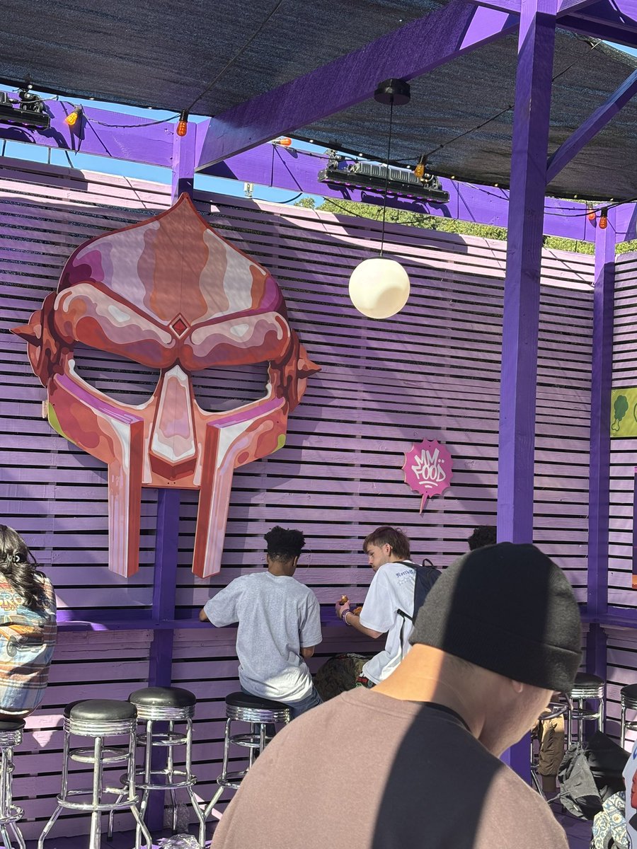 anthrtime's tweet image. MF DOOM’S MM..FOOD diner at camp flog gnaw 🎡