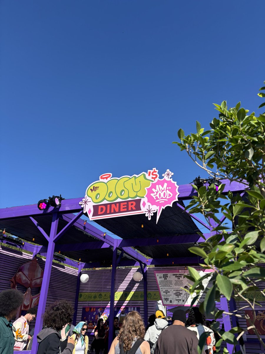 anthrtime's tweet image. MF DOOM’S MM..FOOD diner at camp flog gnaw 🎡