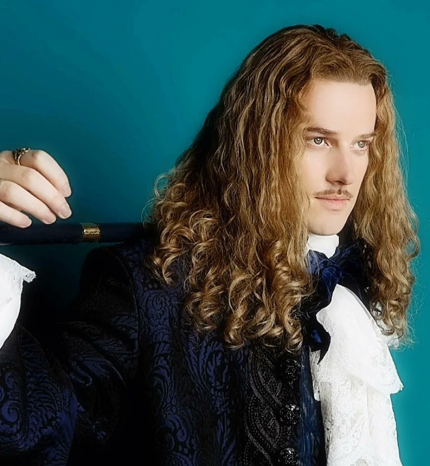 VannaiolaGabry's tweet photo. Happy #InternationalVersaillesDay with #ChevalierDeLorraine โ๏ธ
Complex and complete, with the best faces, lines, attitude and the perfect glow up, always so different and yet always believable and charming and impossible to not love โจ
#EvanWilliams #Versailles #VersaillesSeries https://t.co/aw0jRSnIKl