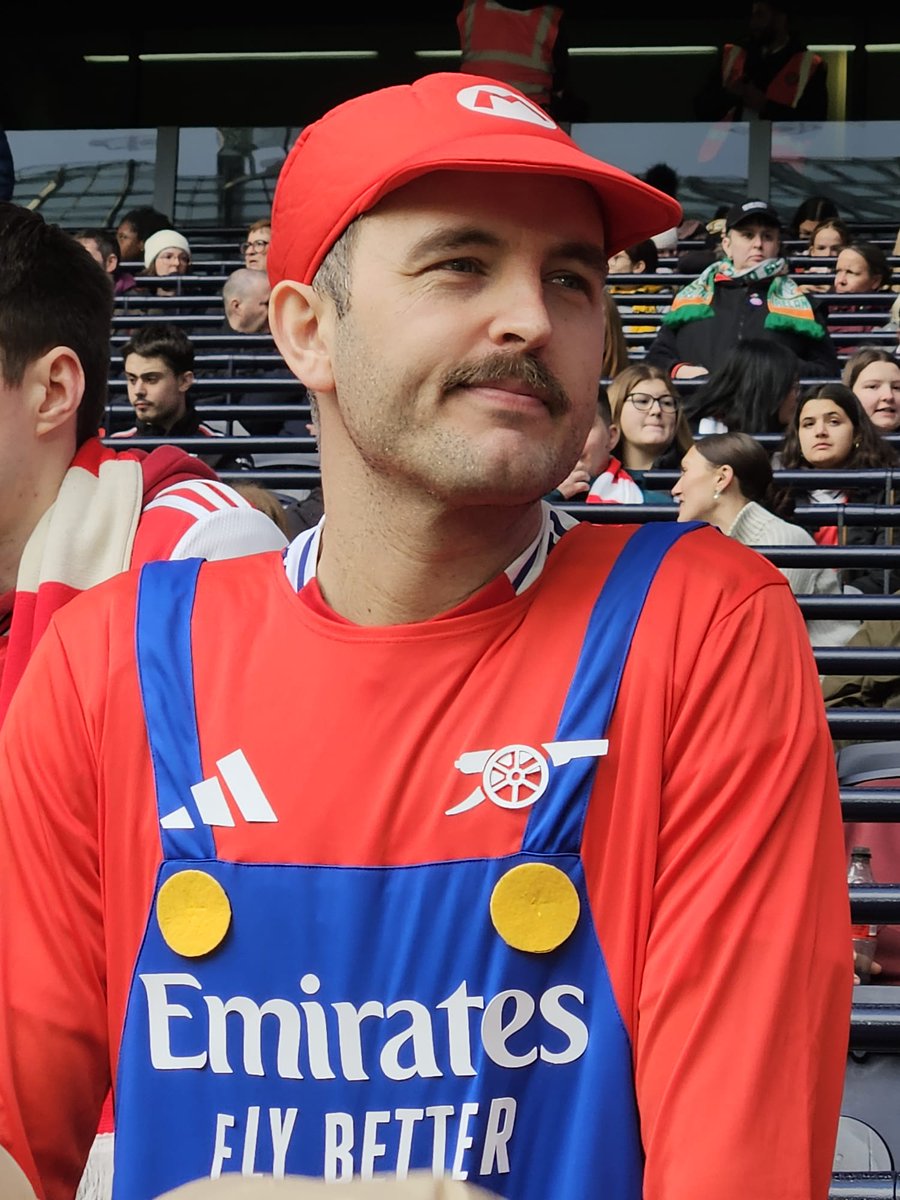 Not sure if it was seen from the back if you weren't there but it was a full Super Mario(na) Arsenal thing if had no idea