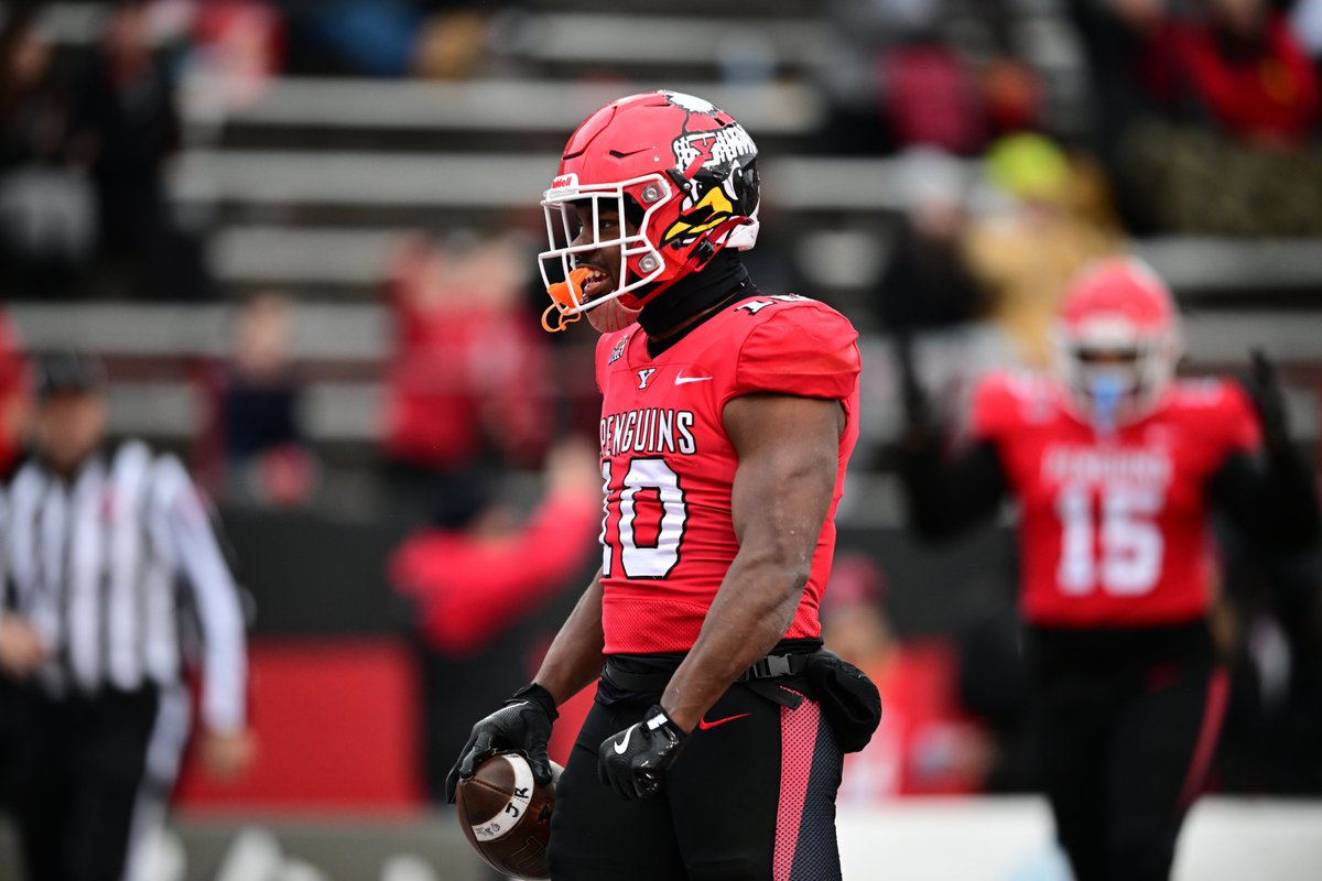 ysufootball's tweet photo. The 👑 found paydirt one last time to set up the winning 2-point conversion.

Clip and pics from Tyshon's TD in overtime 👇

#GoGuins https://t.co/L3LgJ9IKy4