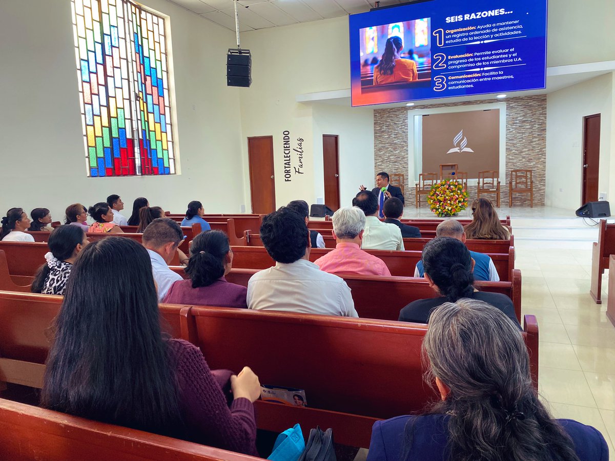 "Unidos en el #Encuentro de Líderes de Escuela Sabática y Grupos Pequeños, nos capacitamos para comprender y fortalecer el objetivo fundamental de la ⛪️ iglesia: ¡hacer discípulos! 🤗 Juntos, seguimos el llamado de Jesús a multiplicar la fe y el amor.

#Discípulos #IglesiaViva